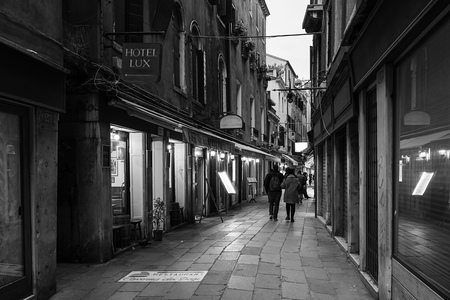 Obchody a restaurace v Calle de le Rasse